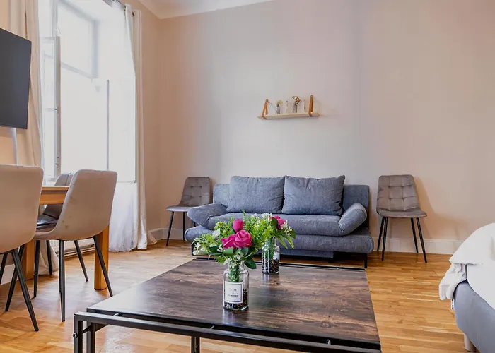 Cozy & Friendly 2br Near Attractions Apartamento Viena