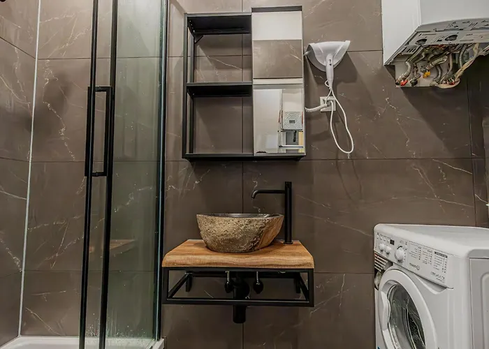 Cozy & Friendly 2br Near Attractions Viena