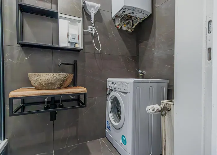 Cozy & Friendly 2br Near Attractions Viena